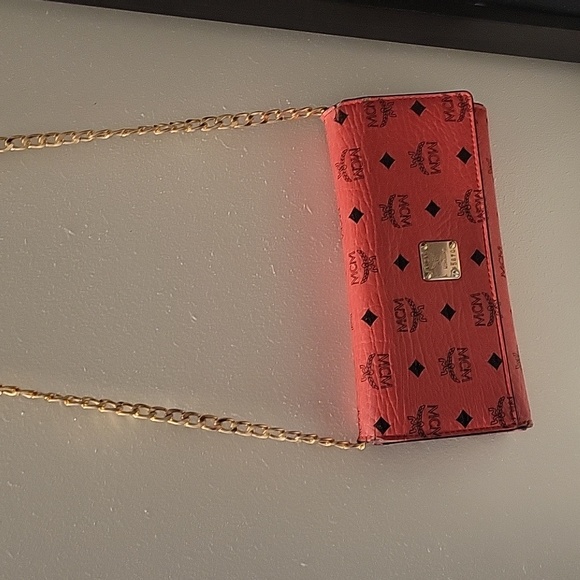 28.AUTHENTIC MCM WALLET - Picture 12 of 12